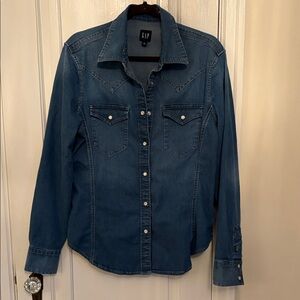 GAP Shaped Denim Shirt w/Snaps Sz LT